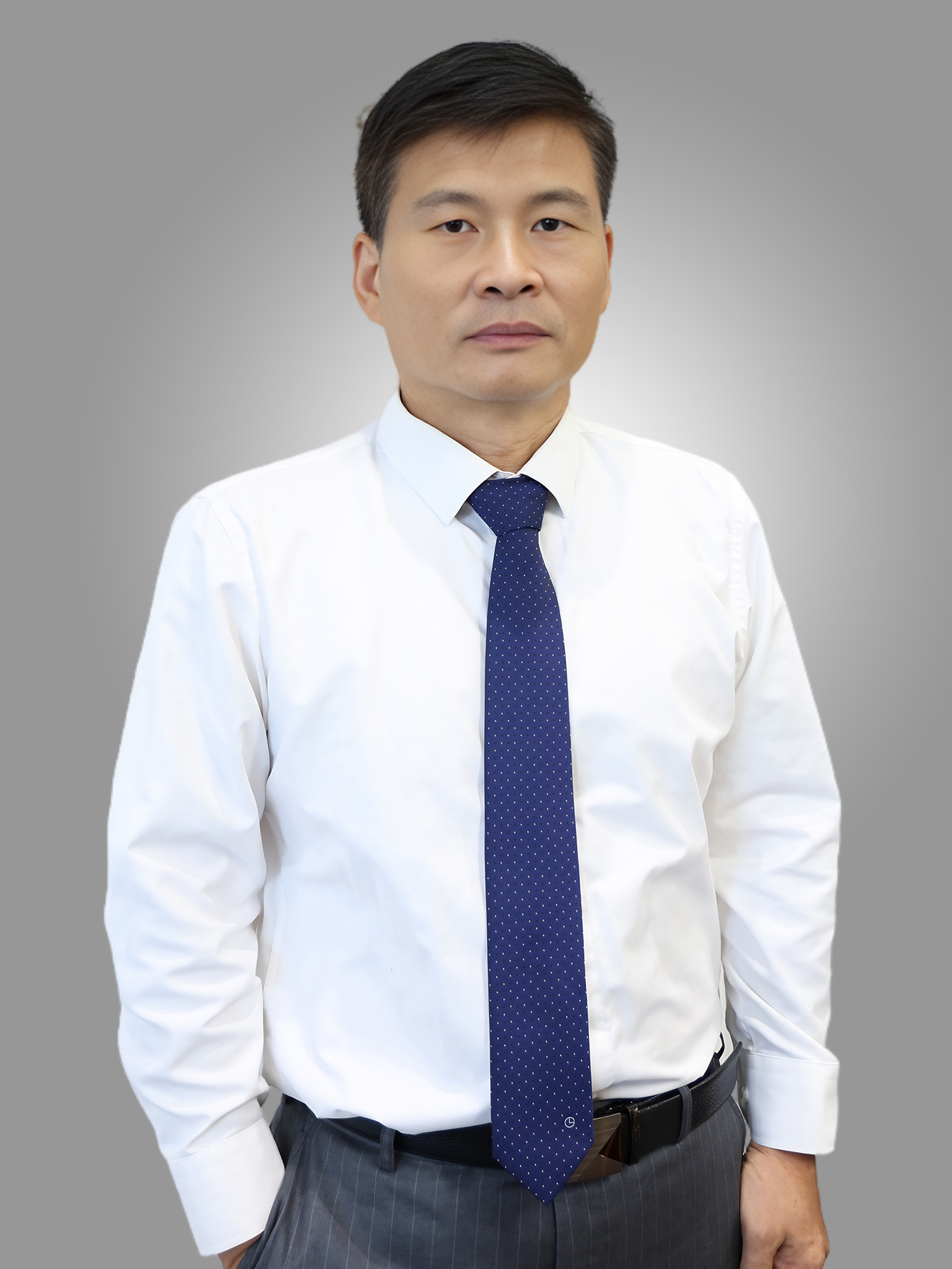 薛书峰