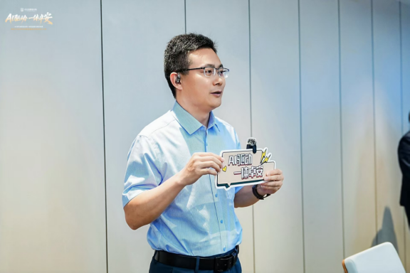 卓安艾述洪律师｜执行主任：老板被带走、公司还在开工，普通员工会不会被认定为涉黑“成员”？
